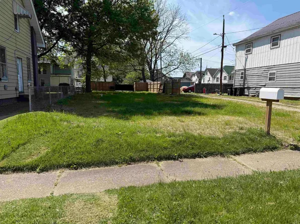 712 4th St W, Huntington, WV 25701