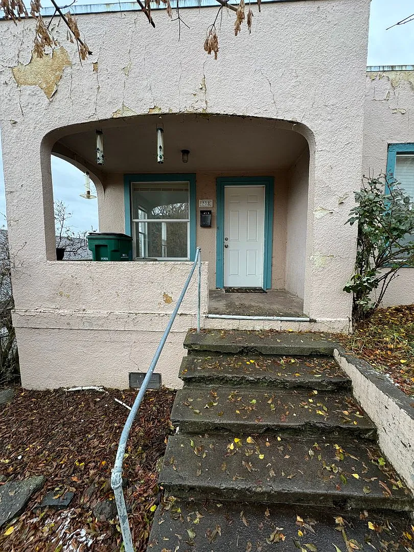 Building Photo - 708 Jefferson St