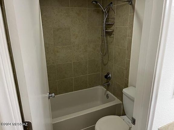 4th image of 1810 E Blacklidge Dr APT 403
