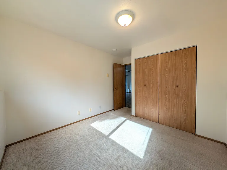 Rowan Grove Apts — Photo 16