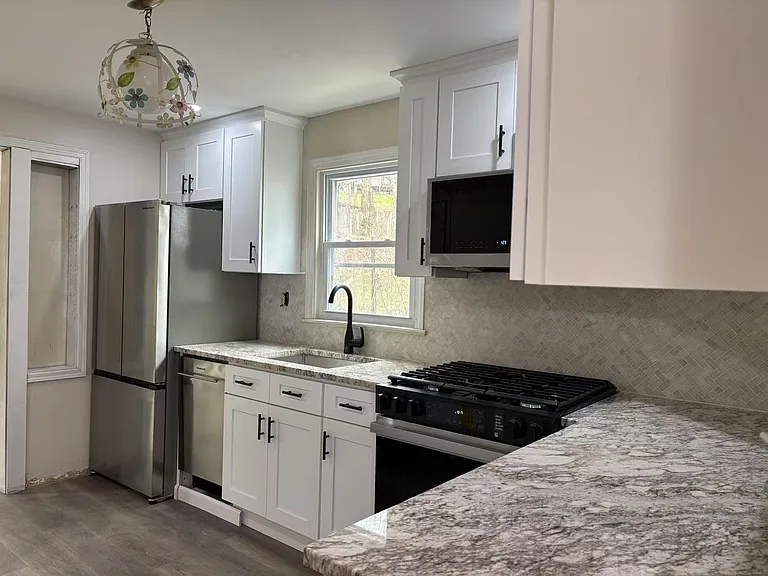 133 Mayflower St — Photo 1