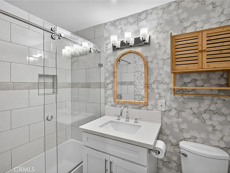 222 Arch St #6 — Photo 13