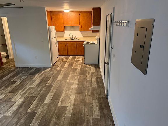 3rd image of 10 Butler St #B