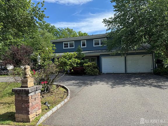 3rd image of 43 Jonathan Dr