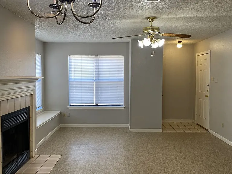 6322 Queens Castle — Photo 2