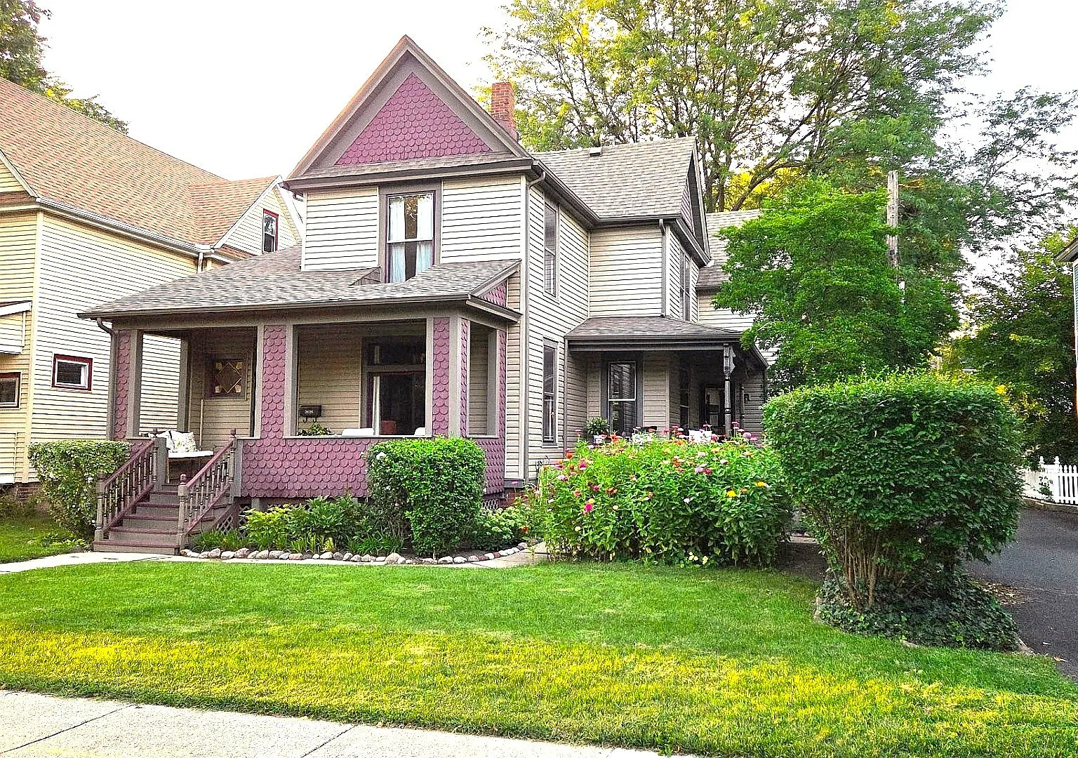 4 bed, 1.5 bath, 2294 sqft, $2,900 — Photo 3