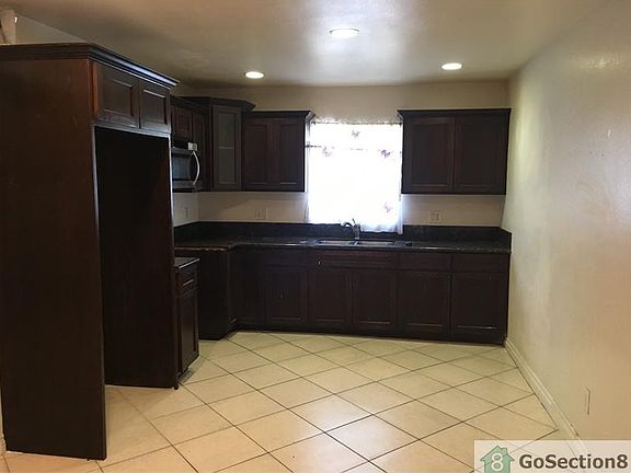 2nd image of 1313 W 88th St