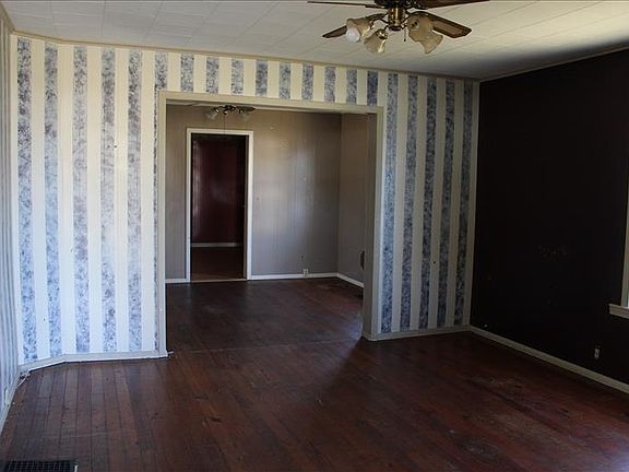 2nd image of 422 W Trusler St