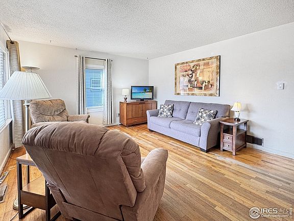 4th image of 324 Clark St