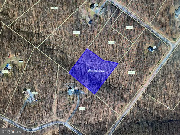 14C Glastonbury Dr, Hedgesville, WV 25427