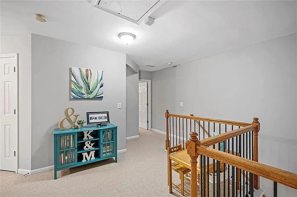 3 bed, 2104 sqft, $2,500 — Photo 4
