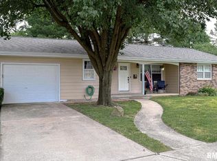 506 N Maple St, Benton, IL 62812