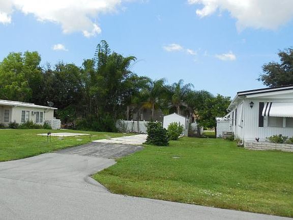 2nd image of 837 Cape Haze Ln #0