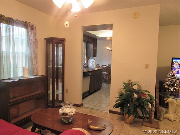 4th image of 6 Wildwood Dr