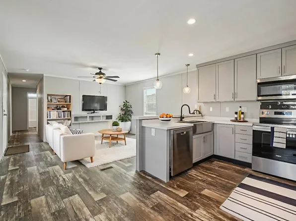 1602 American Dr, Cleburne, TX 76033