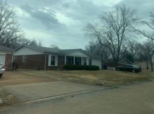720 Millstone Dr, Florissant, MO