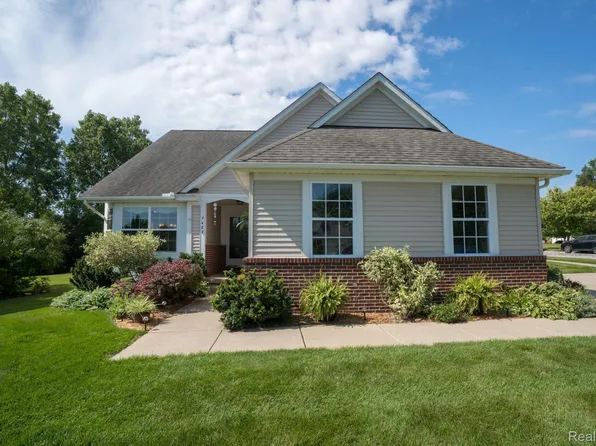 7427 Lake St, Dexter, MI 48130