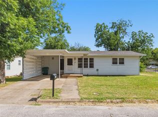 615 E 10th St, Coleman, TX 76834