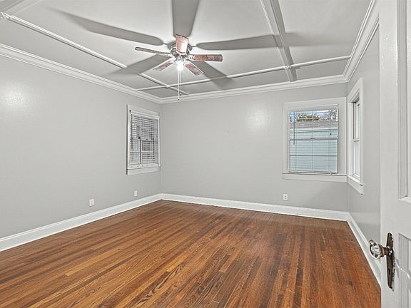 5th image of 813 Wood St