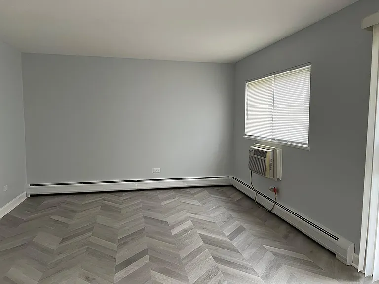 673 E Fullerton Ave — Photo 4