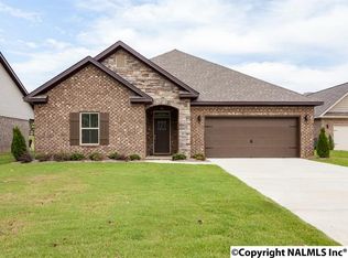 7621 Overton St SE, Owens Cross Roads, AL 35763
