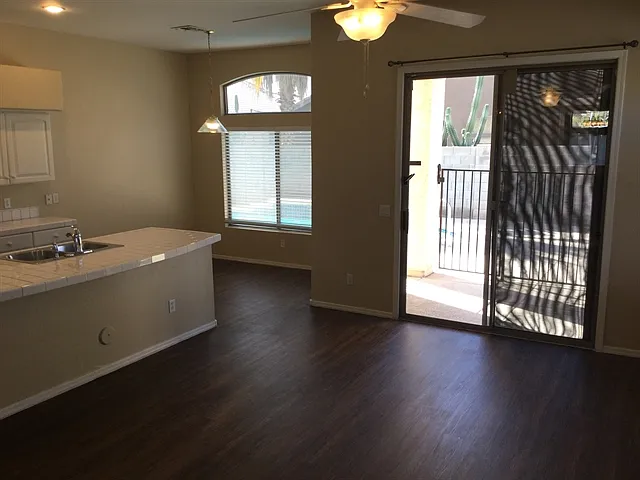 9435 W Pierson St — Photo 5