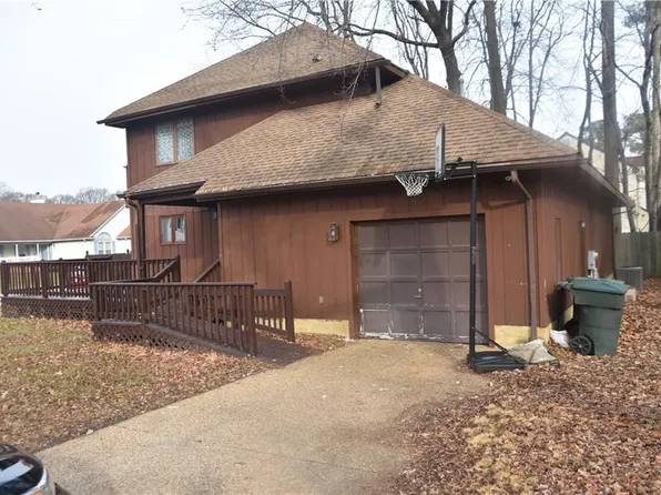 12 Dunn Cir, Hampton, VA 23666