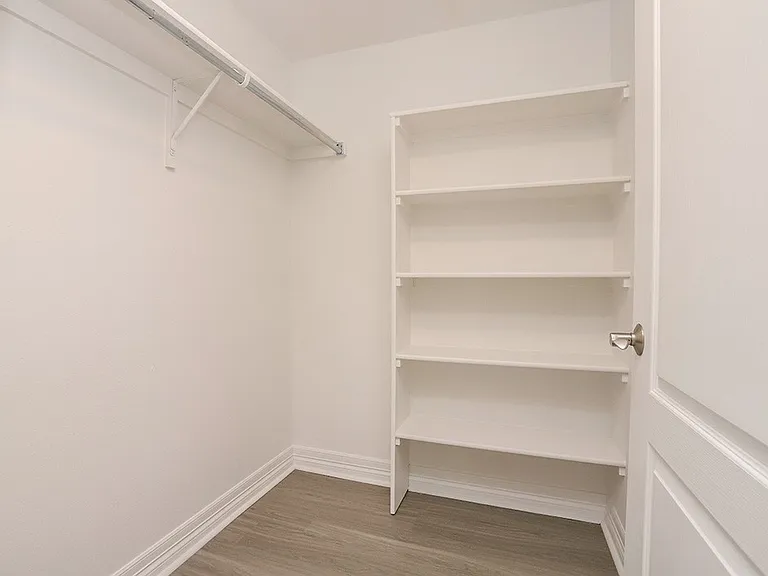 1721 N Marion St — Photo 23