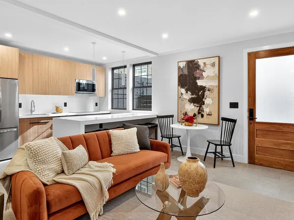 31 Bayview Avenue image 3 of 30