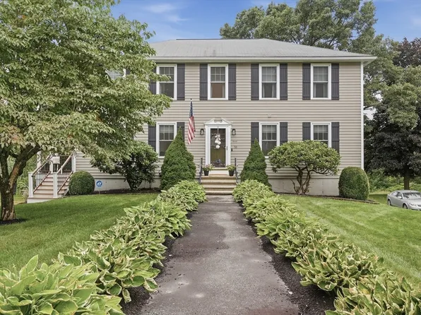 58 Heritage Dr, Lowell, MA 01852