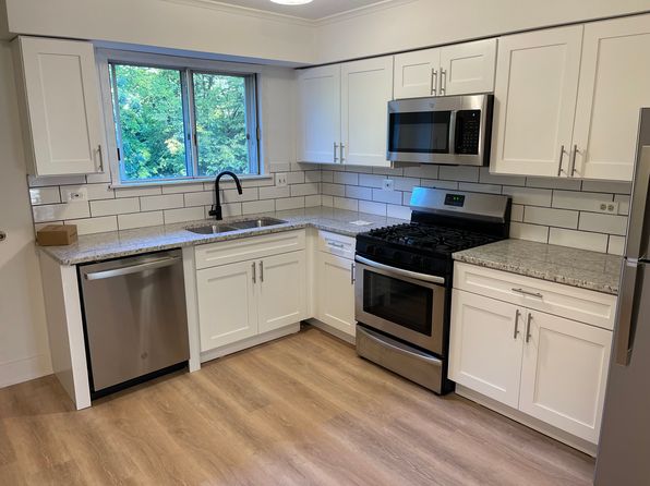 380 Oak Trails Rd APT 302