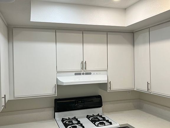 2nd image of 504 Clay Ave Unit 1