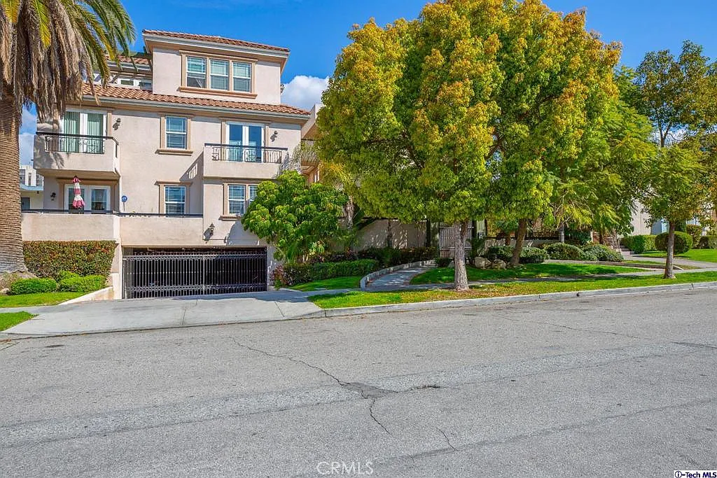 333 Milford St — Photo 4