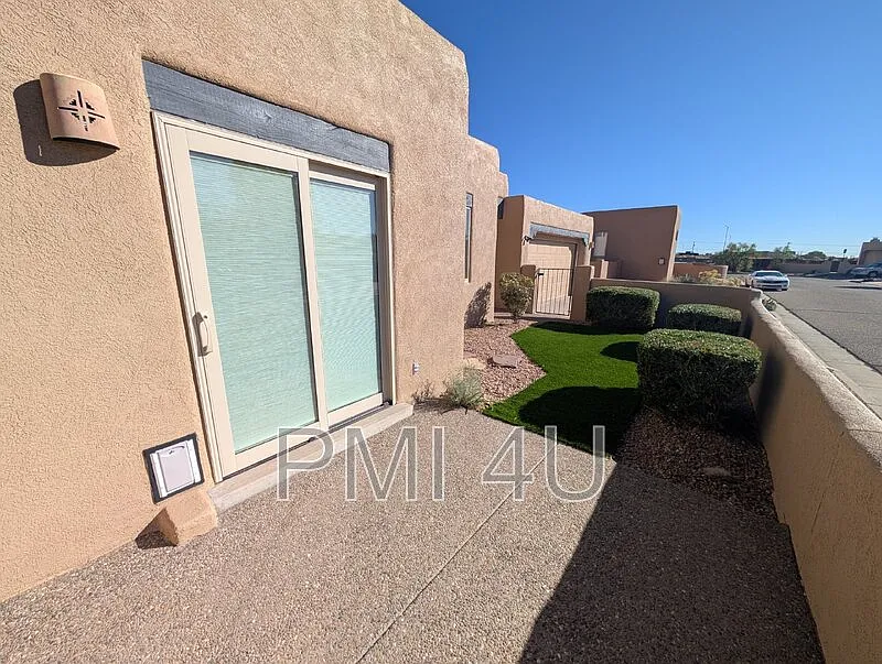 3 bed, 2.0 bath, 1900 sqft, $2,800 — Photo 4