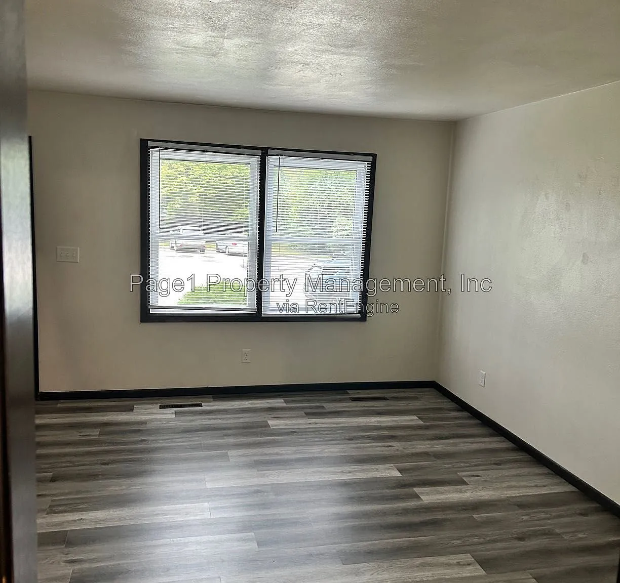 2 bed, 1.5 bath, $1,450 — Photo 2