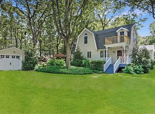 5 Bay View Dr N, Sag Harbor, NY 11963