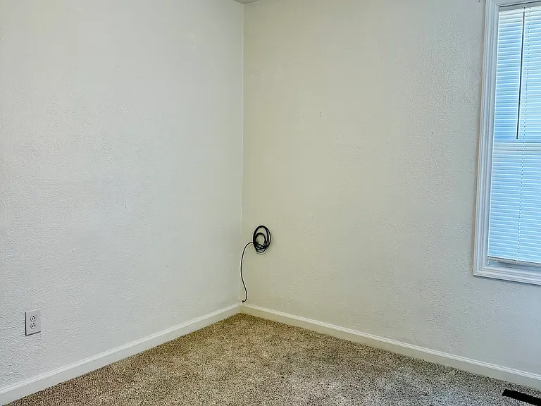 808 Hibner Ave — Photo 15