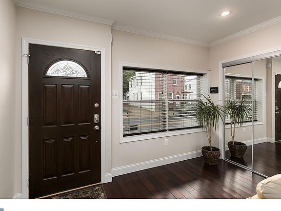 3rd image of 4457 Richmond St