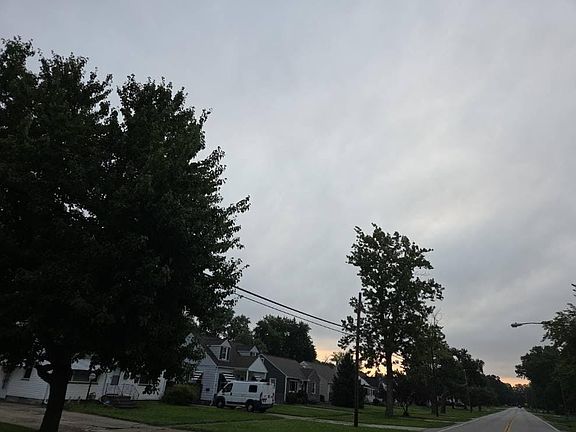 4th image of 410 Hilliard Rd