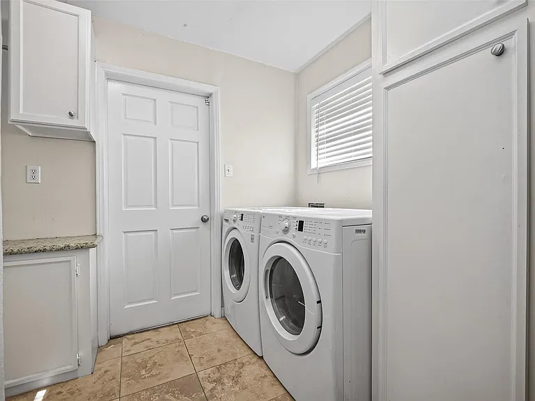 5310 Indigo St — Photo 28