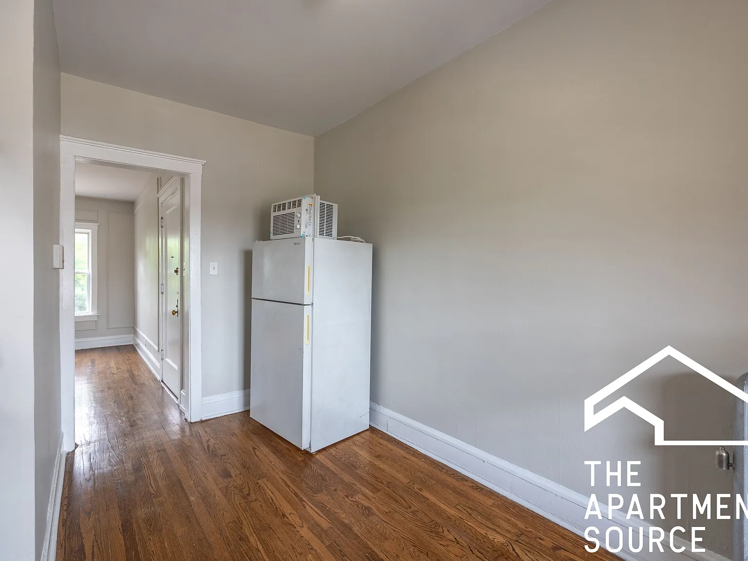 Studio, 530 sqft, $1,695 — Photo 3