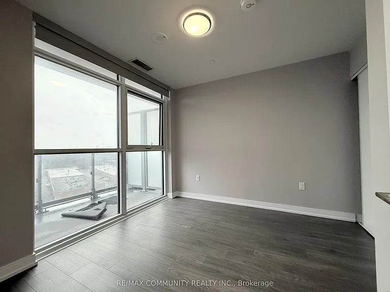 225 Village Green Sq #1001 — Photo 6