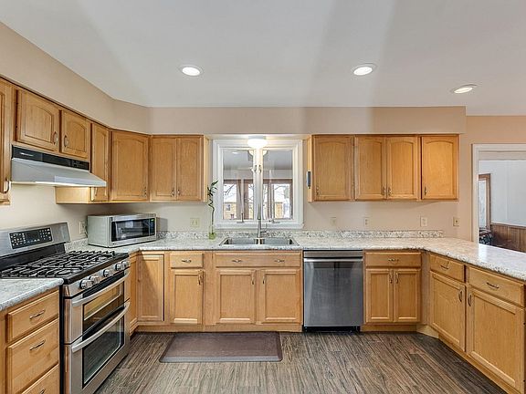 4th image of 79 Beech Street