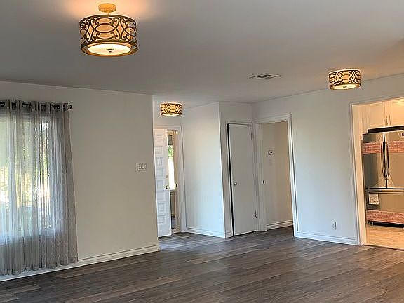 5th image of 6021 Wilbur Ave