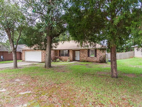 3rd image of 3424 Holt Cir
