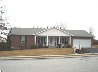 6 Wheaton Dr, Littlestown, PA 17340