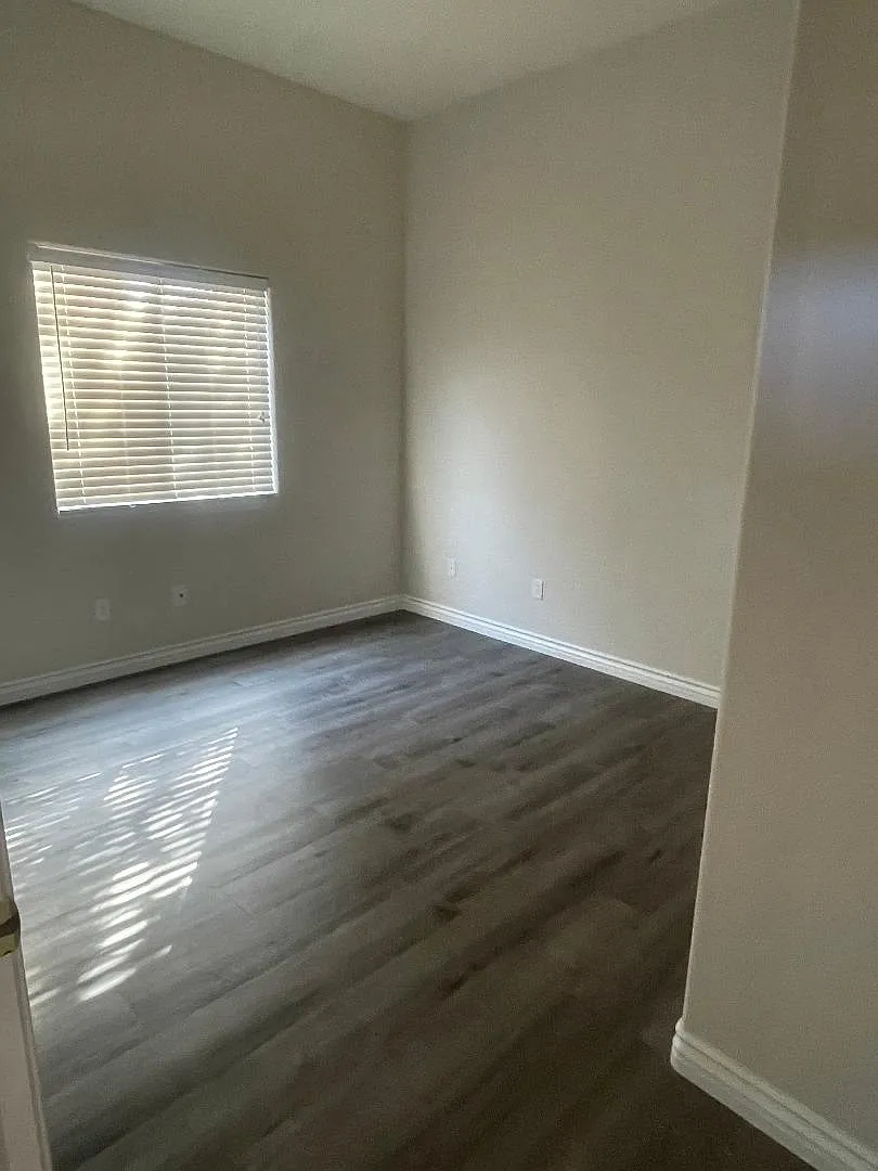3 bed, 1391 sqft, $2,200 — Photo 3