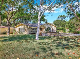 1609 Meadow Ln, Taylor, TX 76574