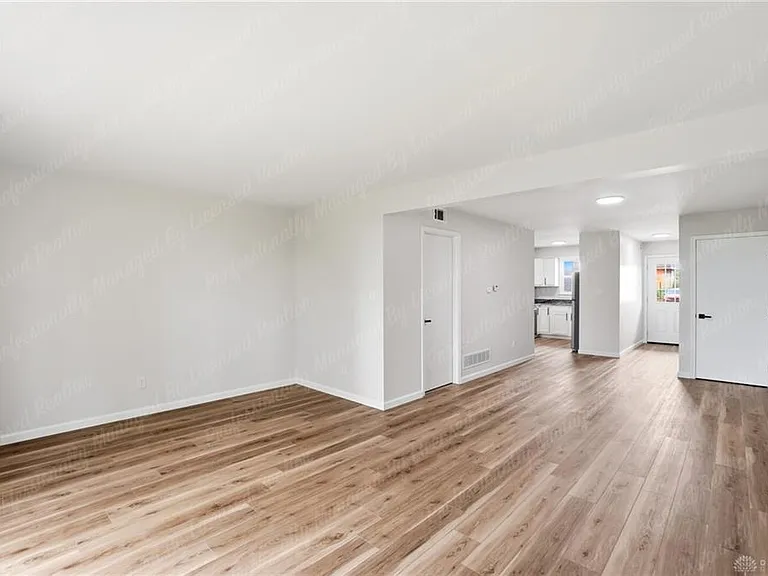 539 N Broad St — Photo 10