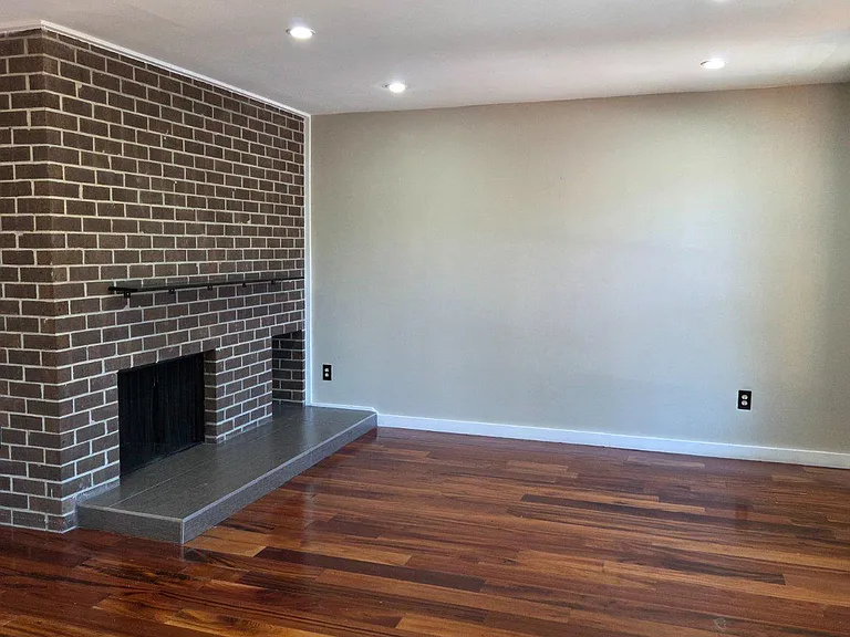 1733 Cy Ct — Photo 10